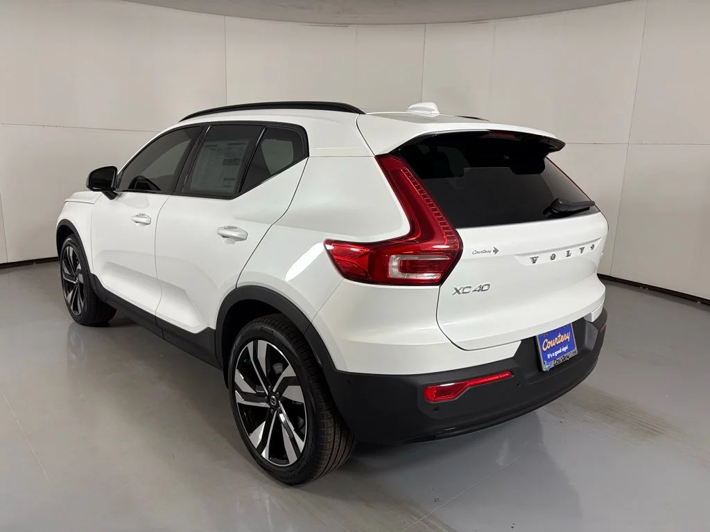 2026 Volvo XC40 Ultra - Photo 6
