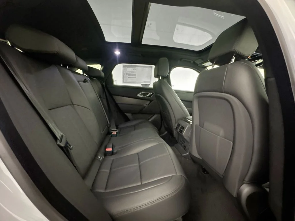 New 2026 Arroios Grey Land Rover S image 27