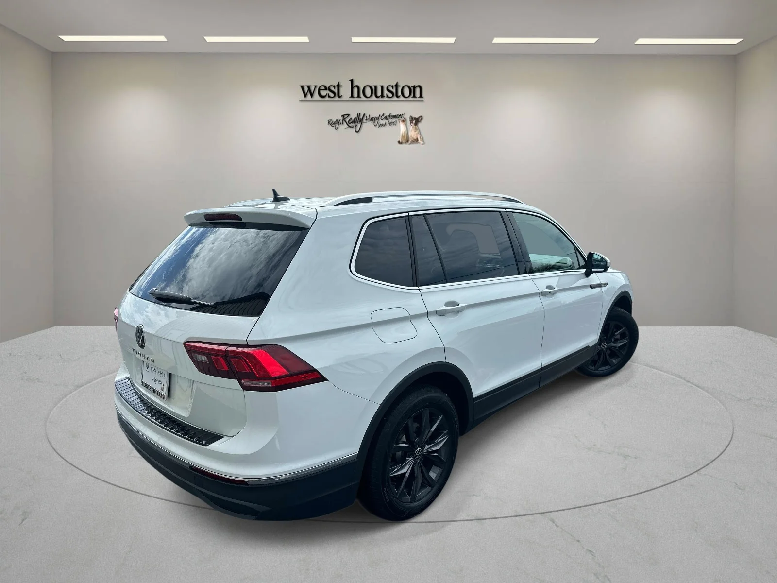 Used 2024 White Volkswagen SE image 5