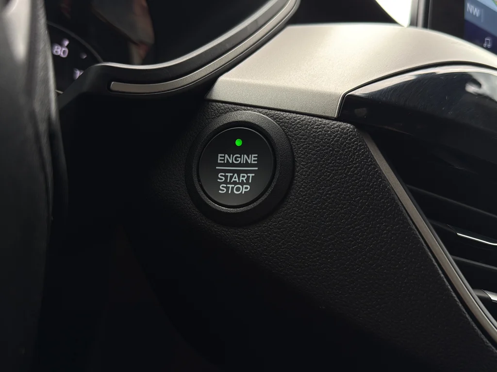 Used 2022 Silver Metallic Ford SE image 15