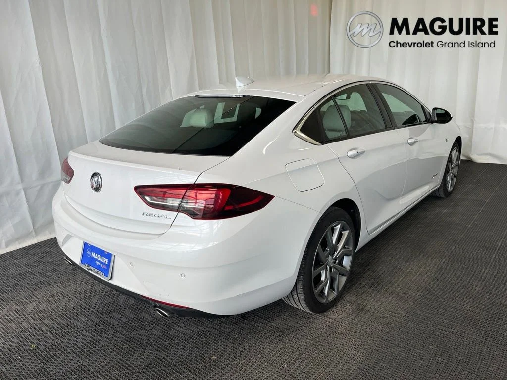 Used 2019 White Buick Avenir image 29
