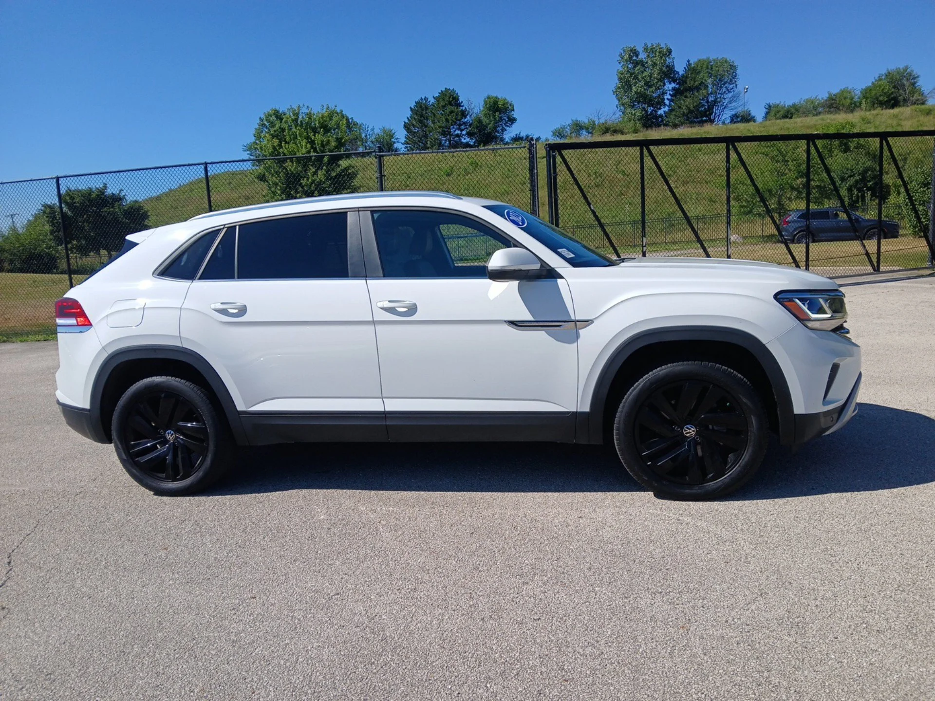 Used 2023 Pure White Volkswagen 2.0T SE w/Technology image 3
