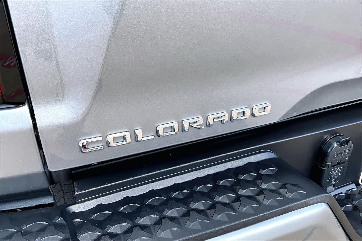 Used 2024 Sterling Gray Metallic Chevrolet 2WD LT image 18