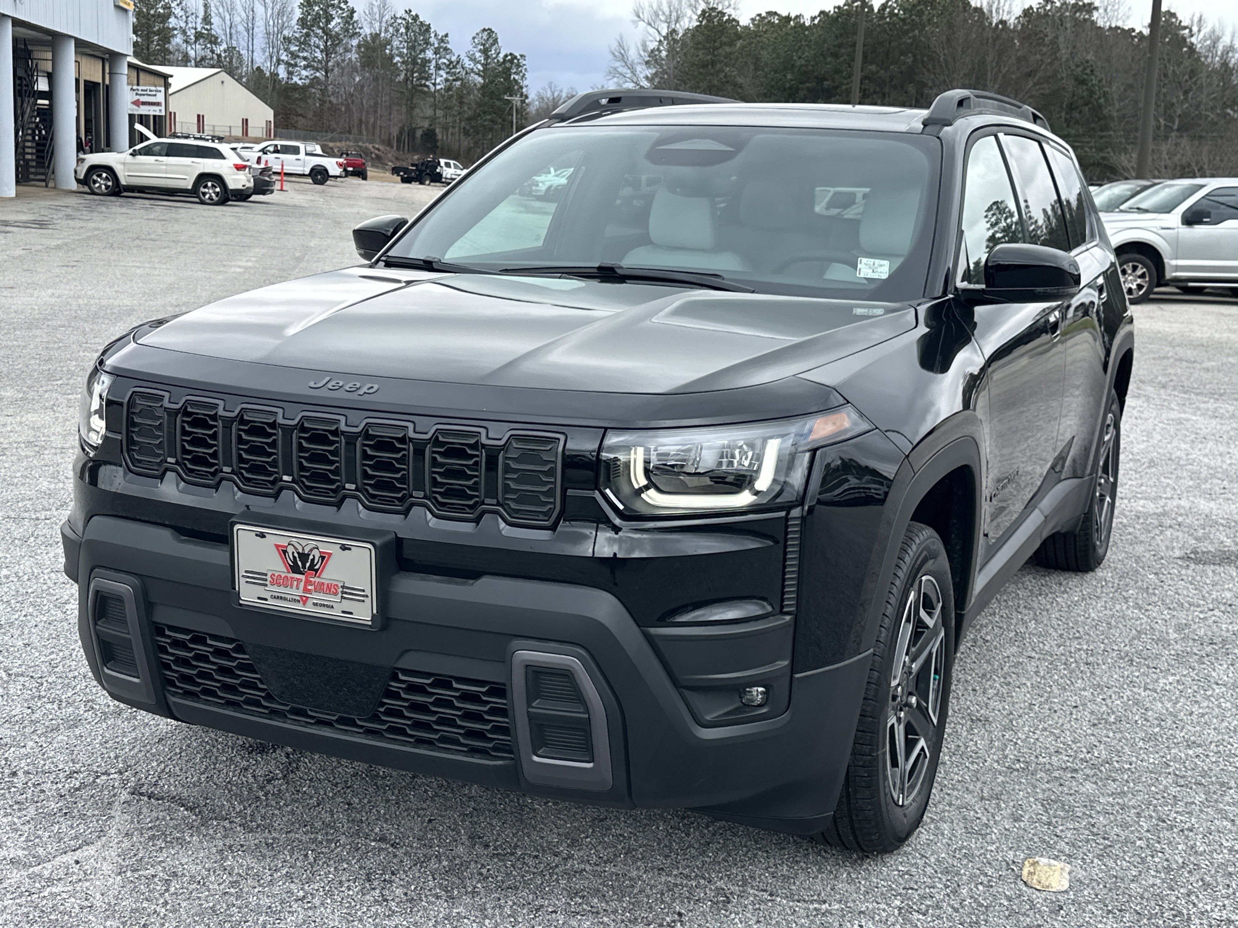 New 2026 Diamond Black Crystal Pearl-Coat Exterior Paint Jeep Limited image 4