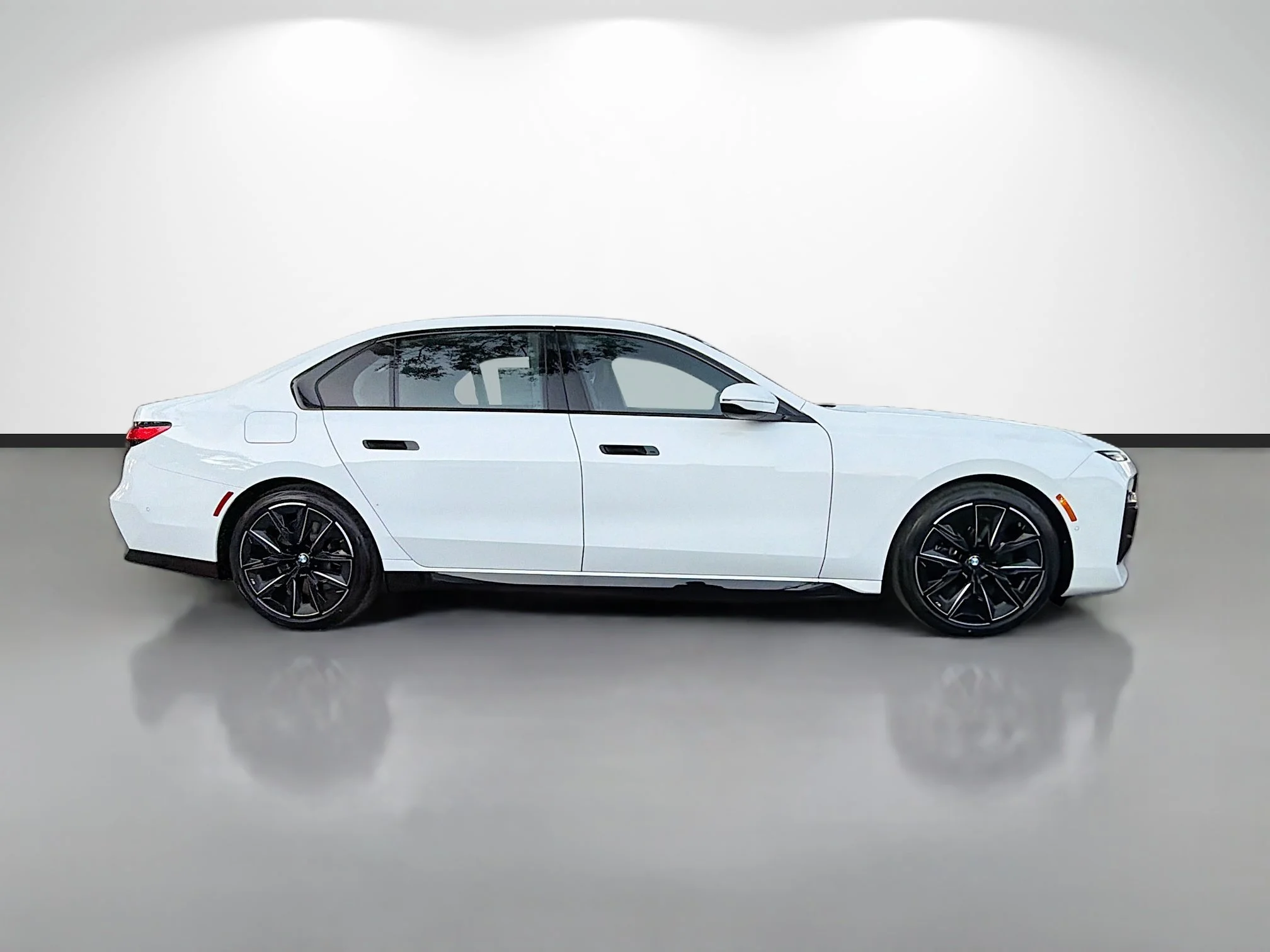 New 2026 Alpine White BMW eDrive50 image 2