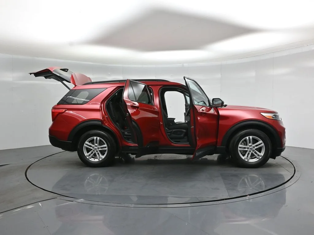 Used 2023 Red Ford XLT image 4