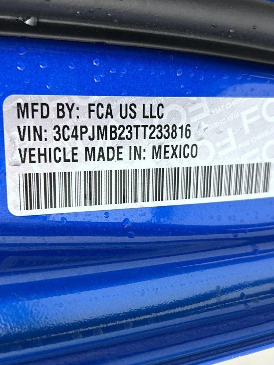 New 2026 Hydro Blue Pearl-Coat Exterior Paint Jeep Laredo image 25
