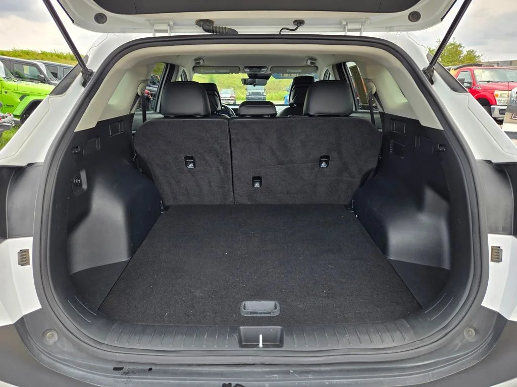 Used 2024 White Kia EX image 29