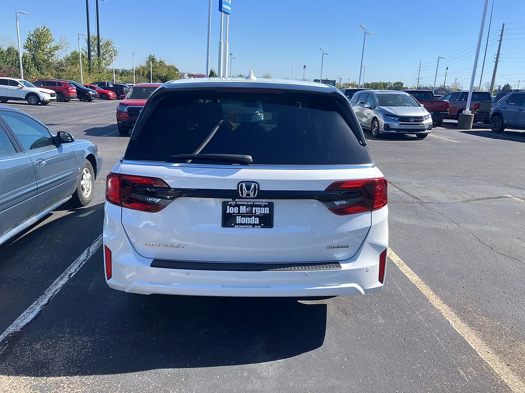 Certified Used 2026 Platinum White Pearl Honda Touring image 6