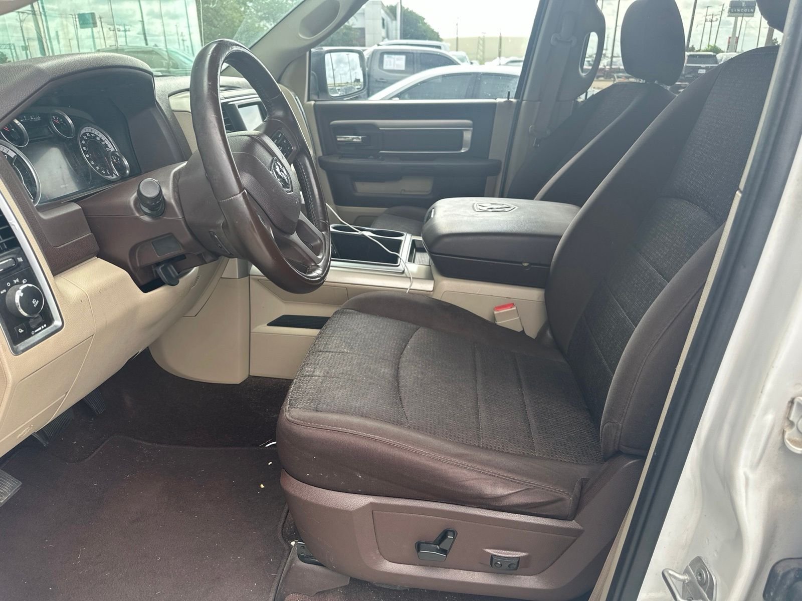 Used 2015 Bright White Clearcoat Ram Big Horn image 15