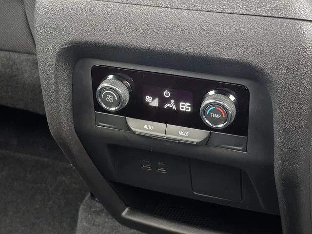 Used 2025 White Chevrolet LT image 17
