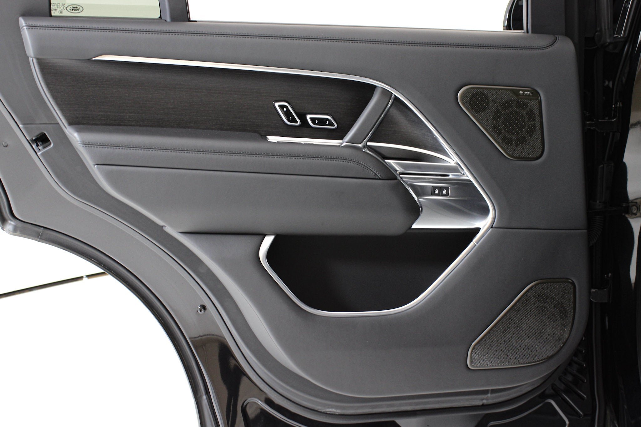 Used 2025 Black Land Rover Autobiography image 39