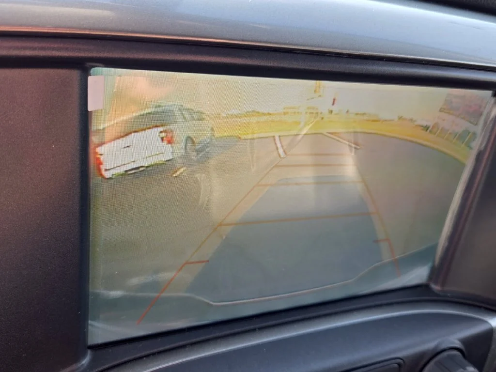 Used 2018 SUMMIT WHITE Chevrolet LT image 22