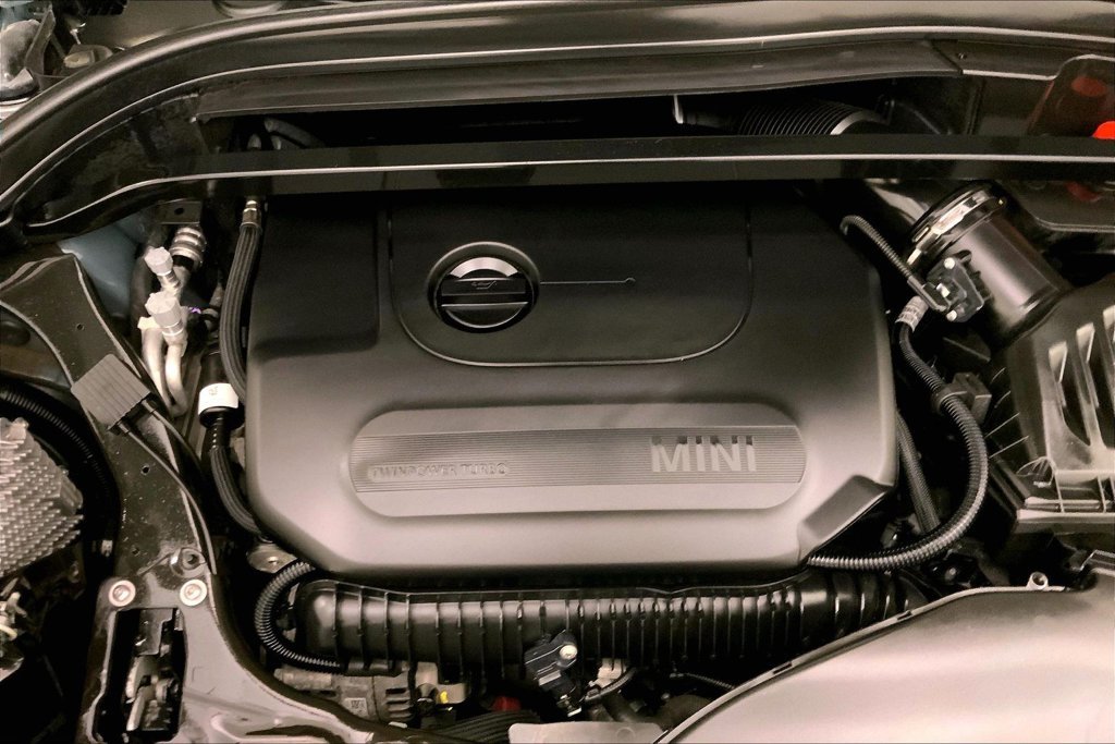 Used 2022 Sage Green Metallic MINI  image 31