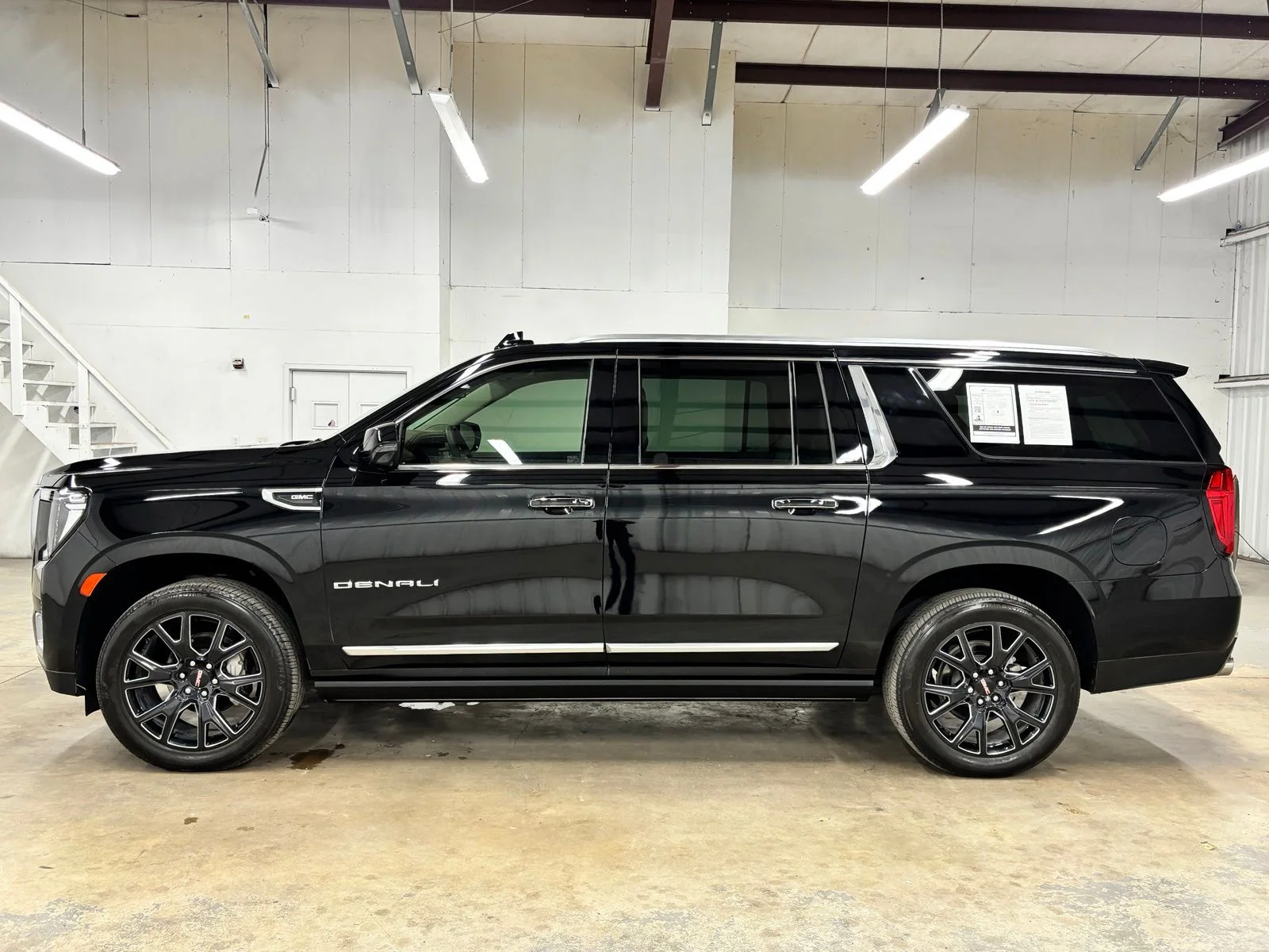 Used 2023 Black GMC Denali image 4