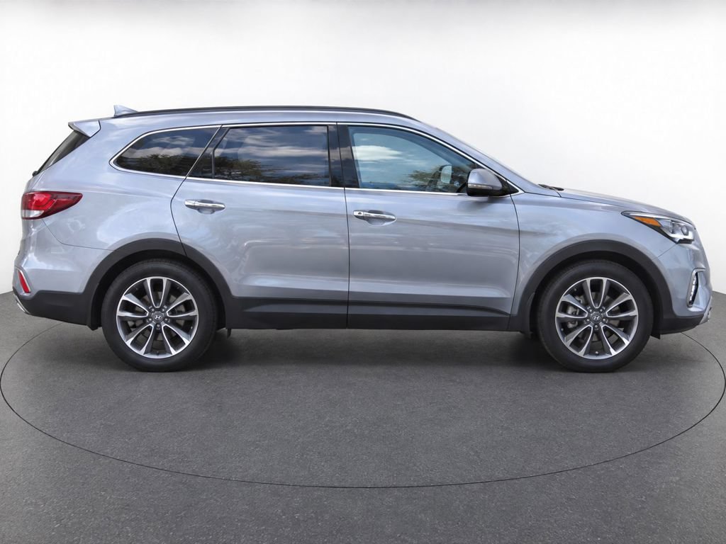 Used 2018 Gray Hyundai SE image 8