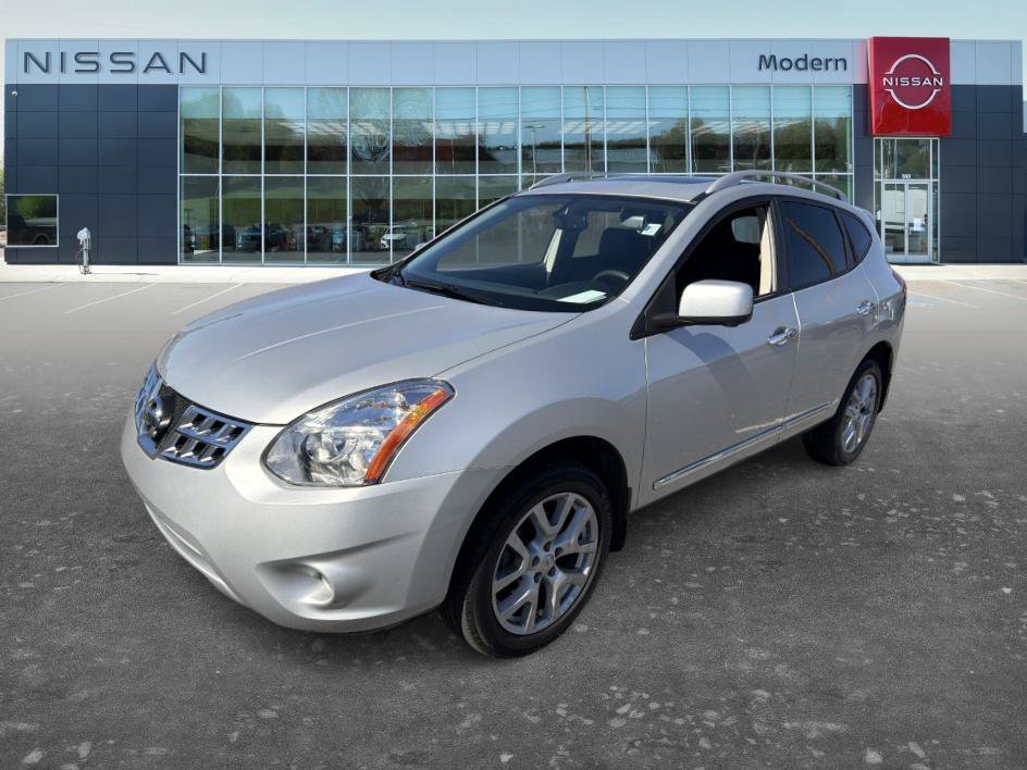 Used 2013 Brilliant Silver Nissan SL image 1