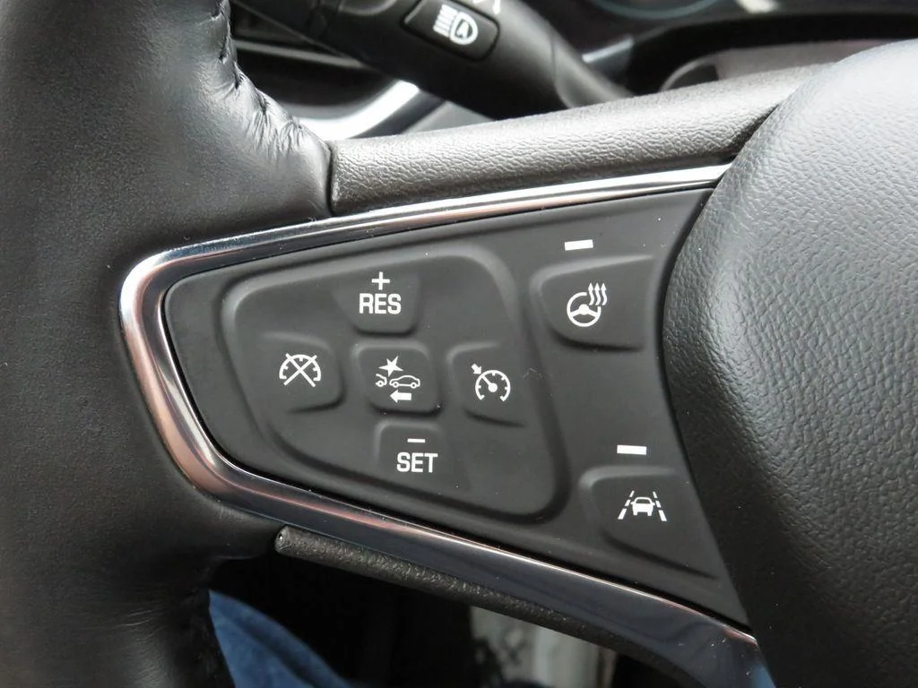 Used 2021 Pearl Chevrolet Premier image 31