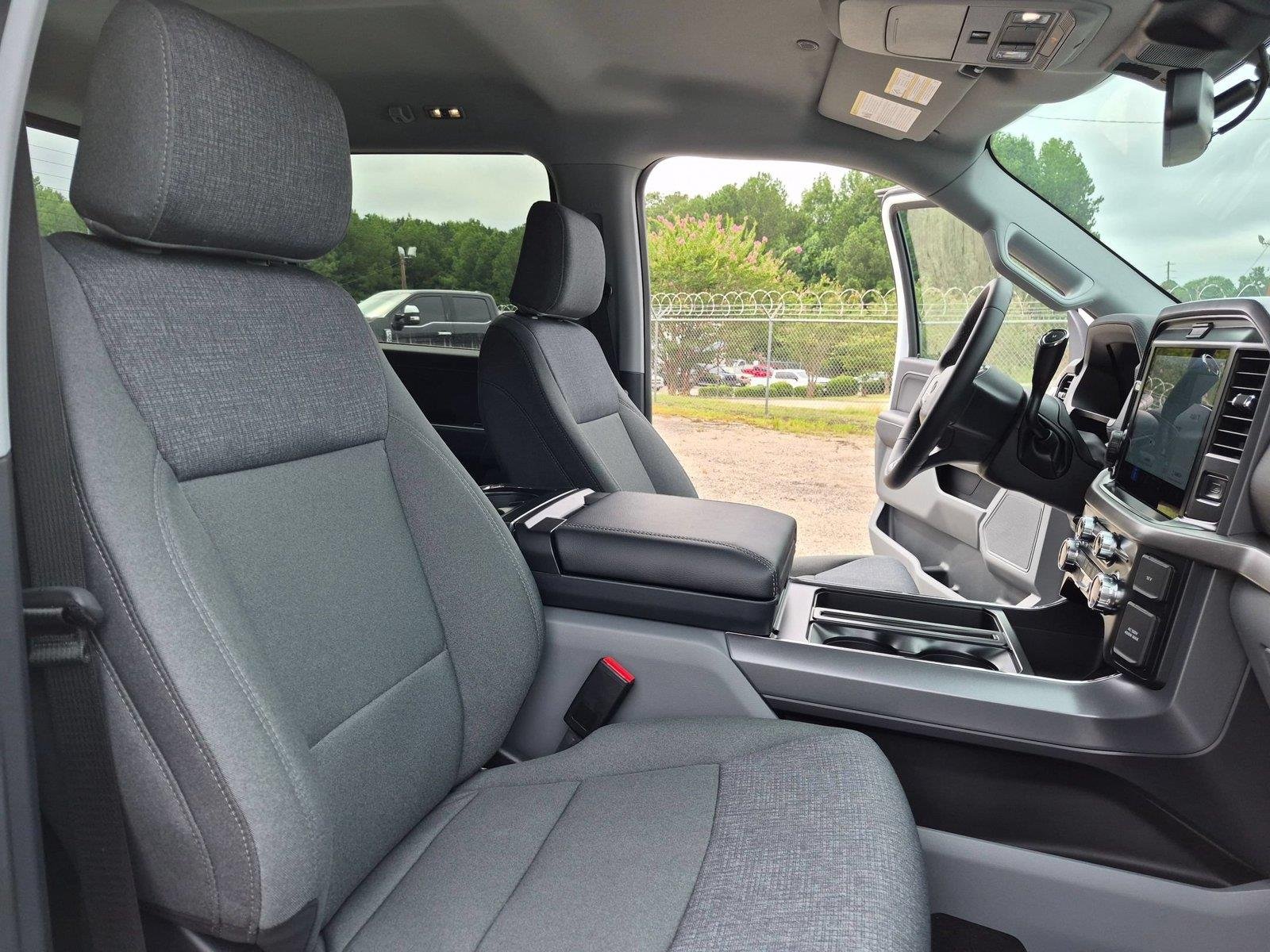 New 2026 Oxford White Ford XLT image 32