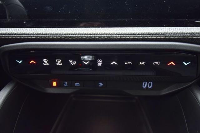 New 2026 Red Hot Pearl-Coat Exterior Paint Jeep Laredo image 21