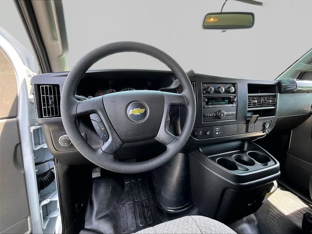 New 2026 Summit White Chevrolet WT image 14
