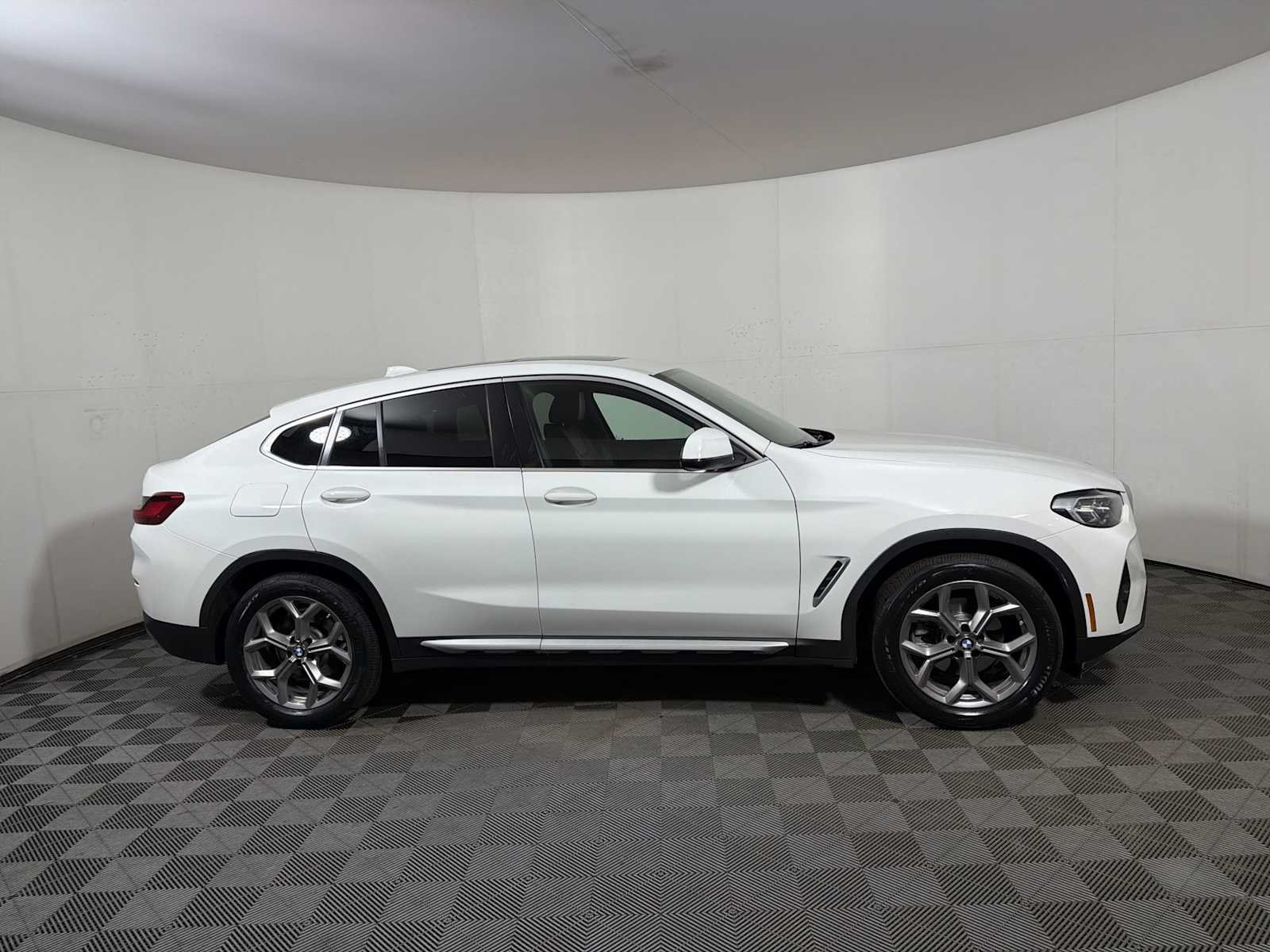 2023 BMW X4 30i - Photo 7