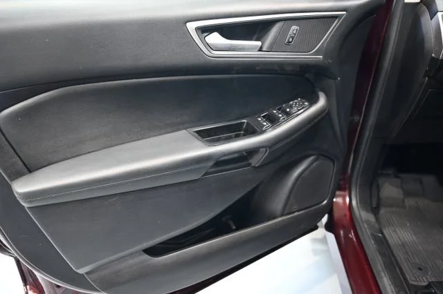 Used 2020 Red Ford SEL image 24