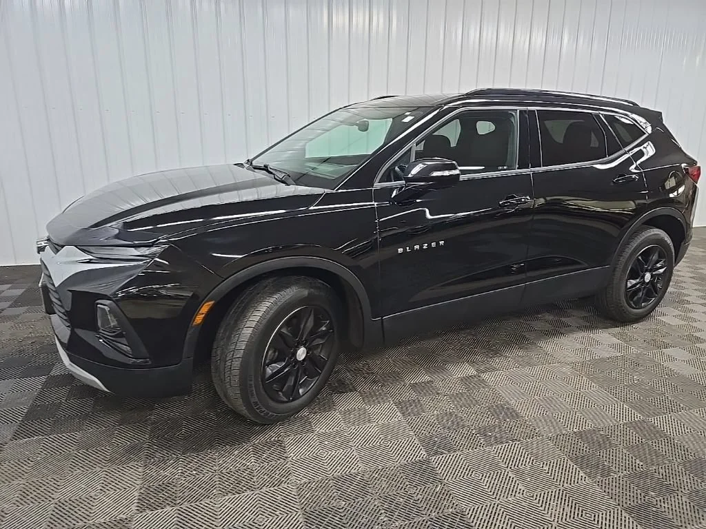 Used 2020 BLACK Chevrolet LT image 6