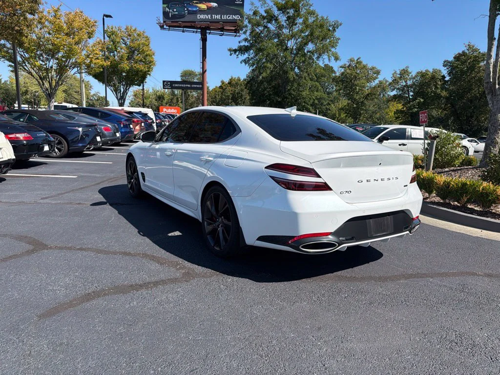 Used 2023 White Genesis 3.3T image 7
