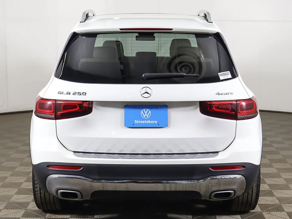 Used 2022 Polar White Mercedes-Benz GLB 250 image 13