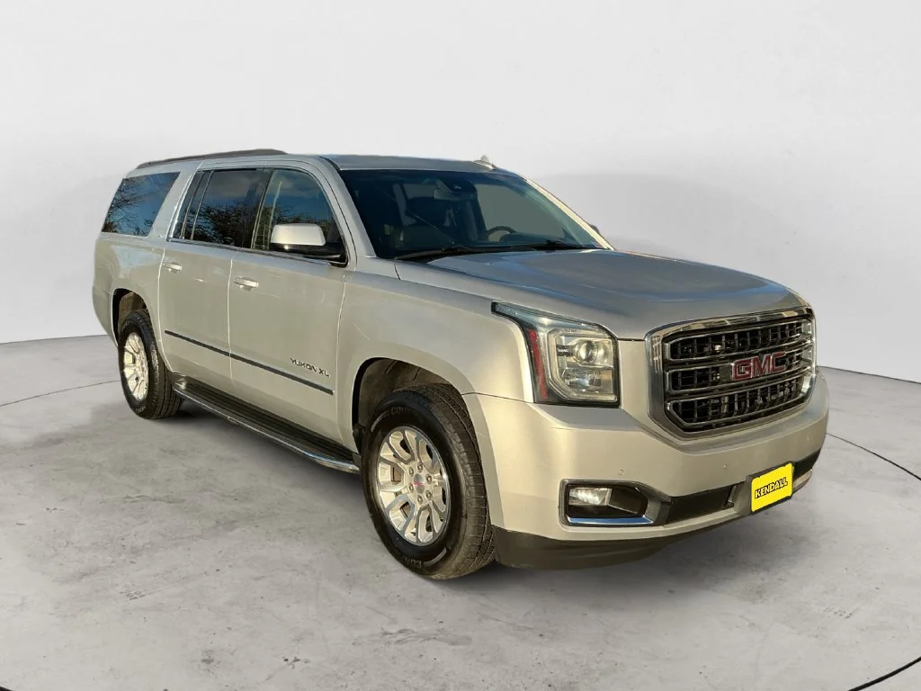 Used 2018 QUICKSILVER METALLIC GMC SLT image 3