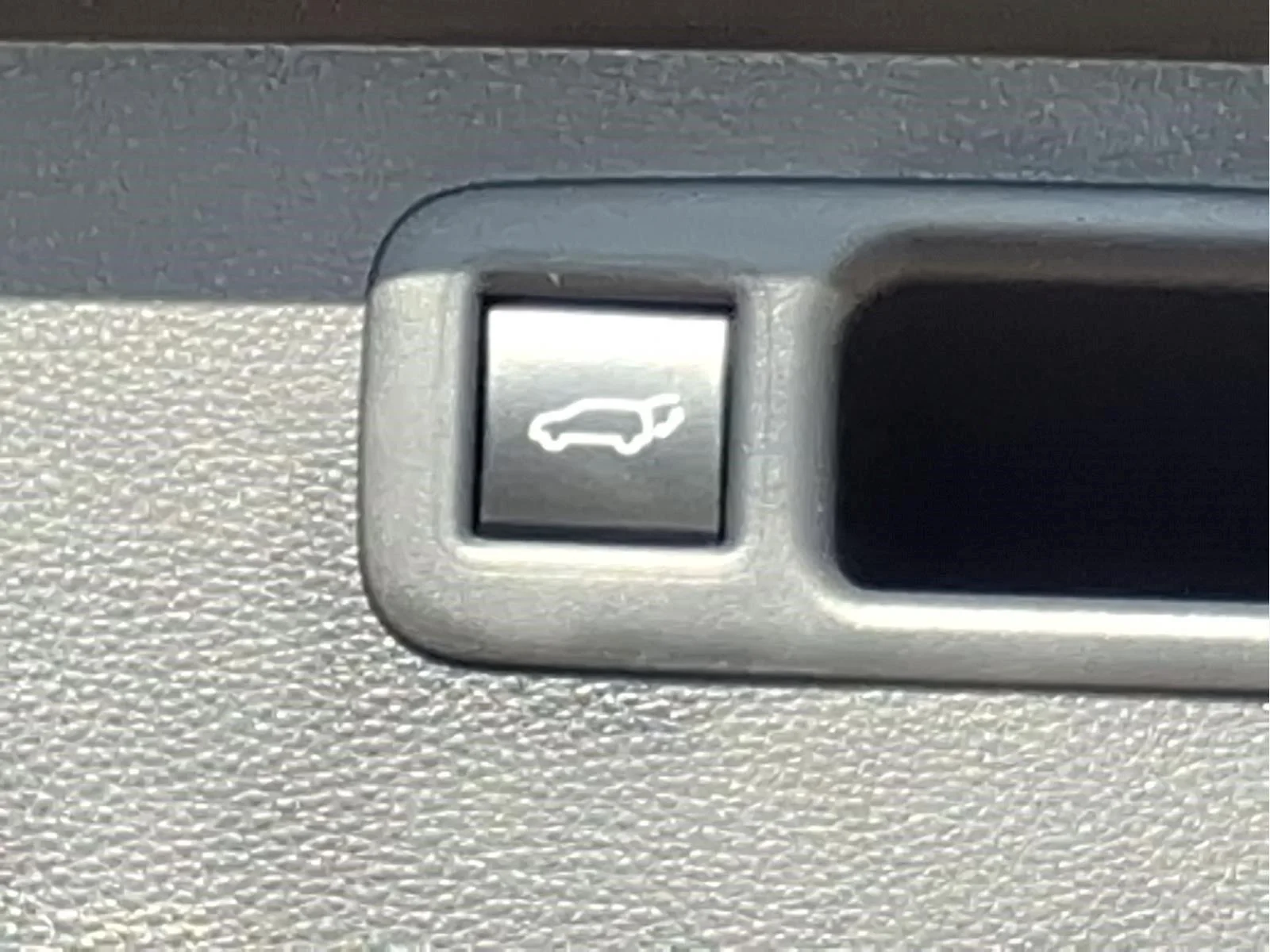 Used 2022 Magnetic Gray Metallic TOYOTA SUV image 10