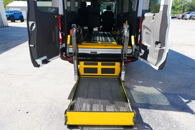 New 2026 Oxford White Ford Passenger Van XL image 28