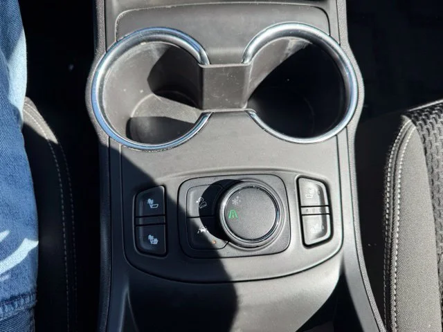 Used 2023 White GMC SLE image 25