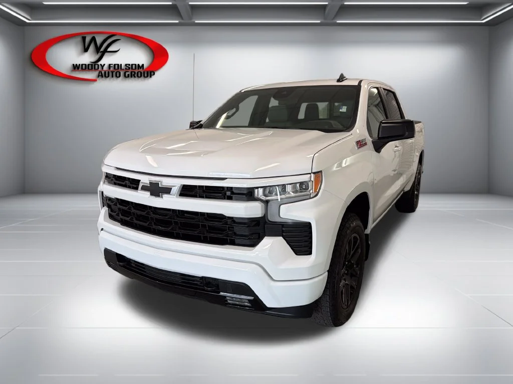 New 2026 Summit White Chevrolet RST image 3