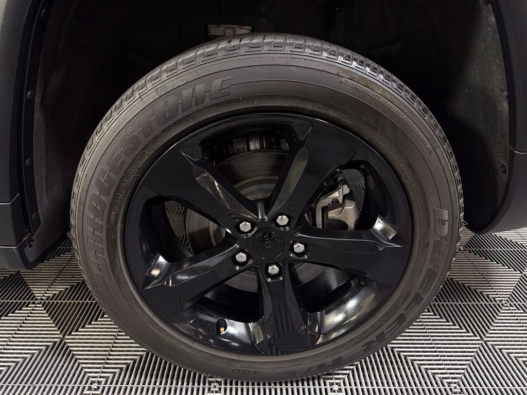Used 2023 Black Jeep Altitude image 11