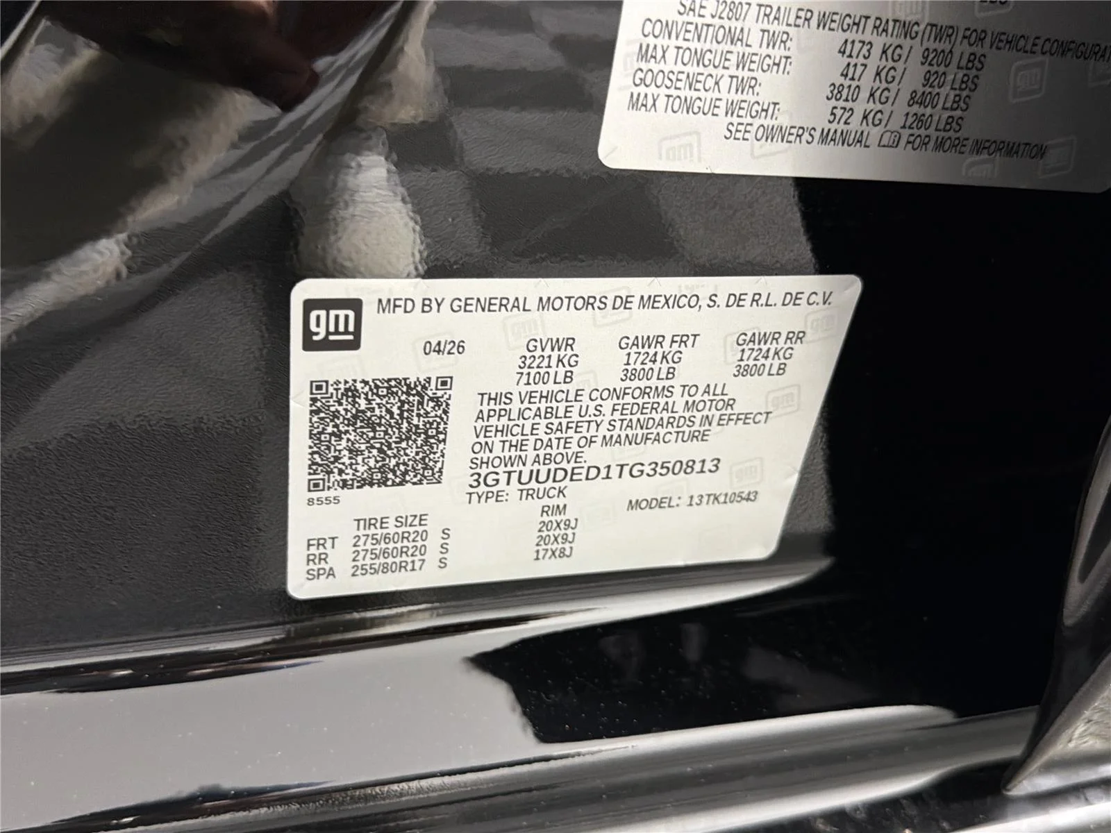 New 2026 Onyx Black GMC SLT image 32