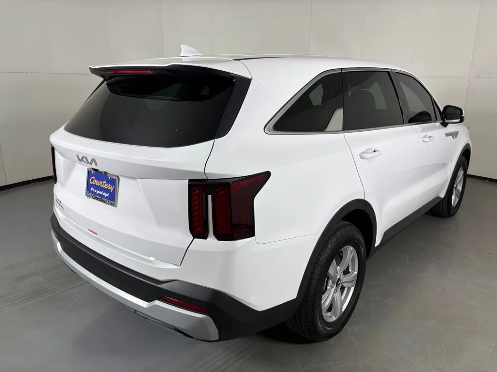 New 2026 Glacial White Pearl Kia LX image 8