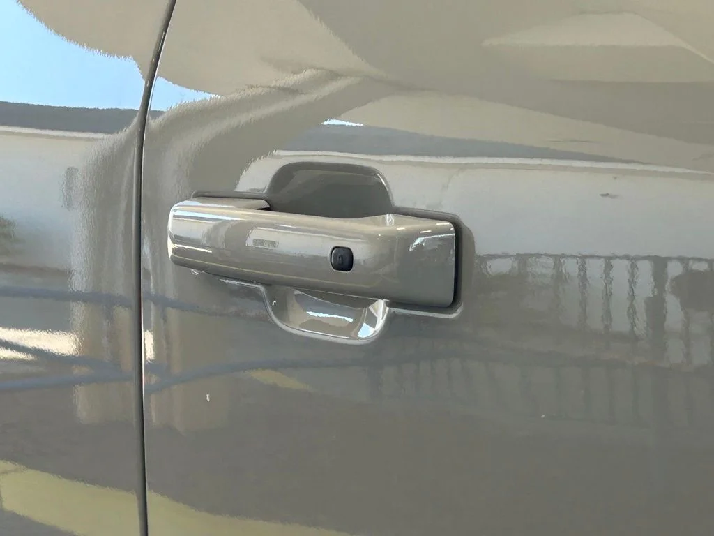 New 2026 Avalanche Ford Lariat image 23