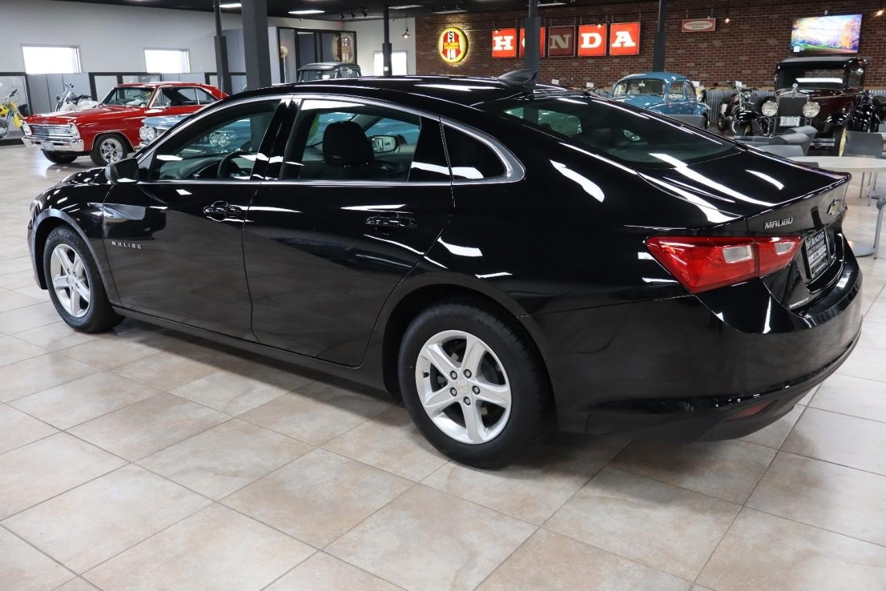 2021 Chevrolet Malibu LS photo 2