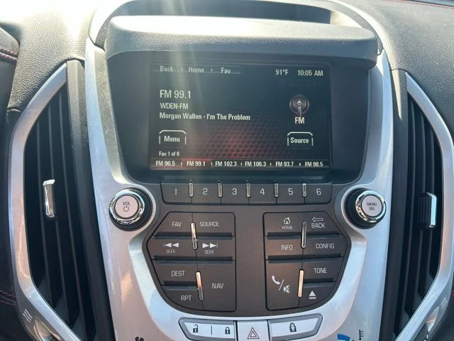 Used 2015  GMC Denali image 9