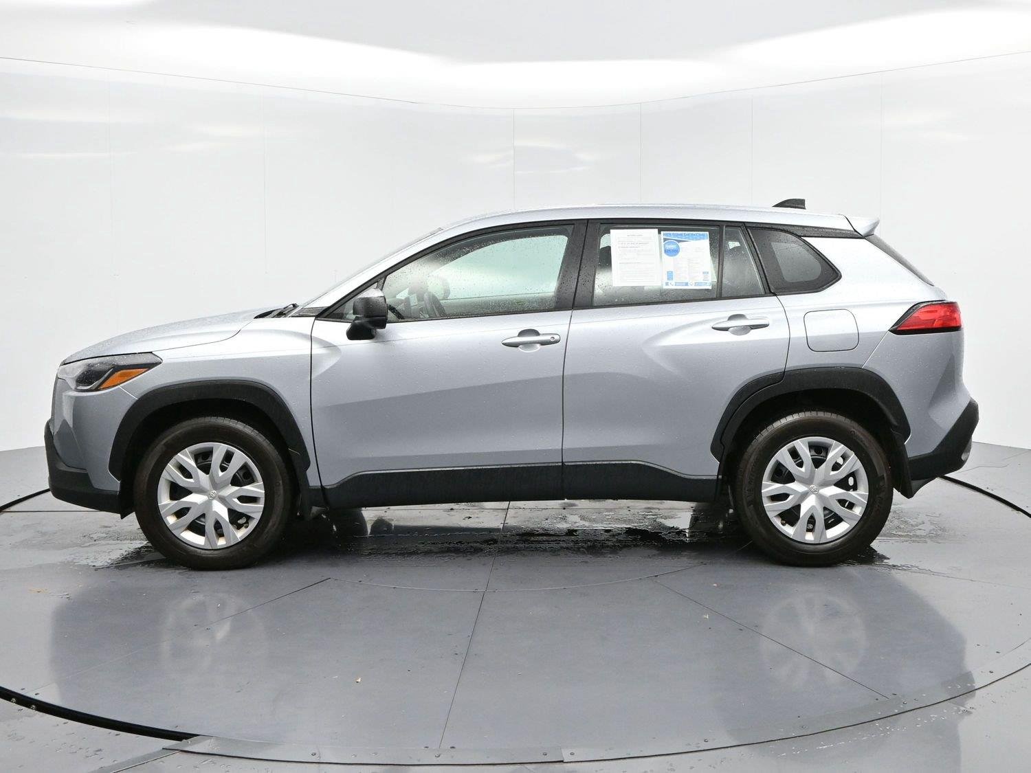 Used 2024 Sonic Silver Toyota L image 4