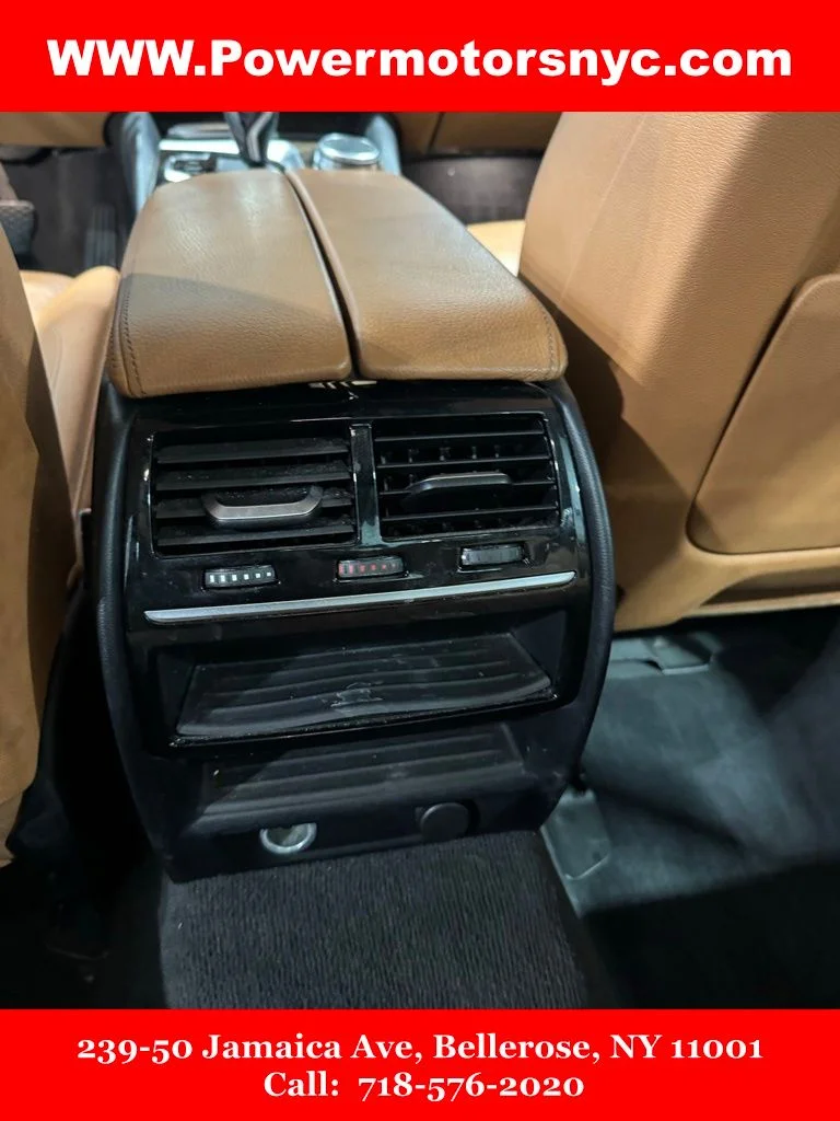 Used 2019 White BMW 540i xDrive image 26