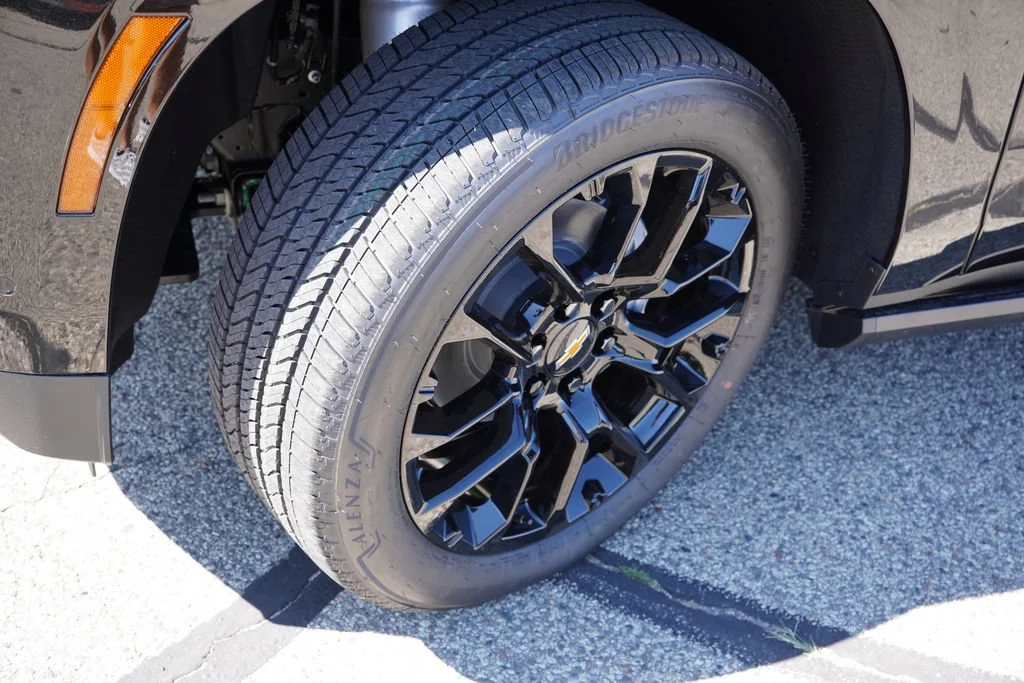 New 2026 Black Chevrolet High Country image 9