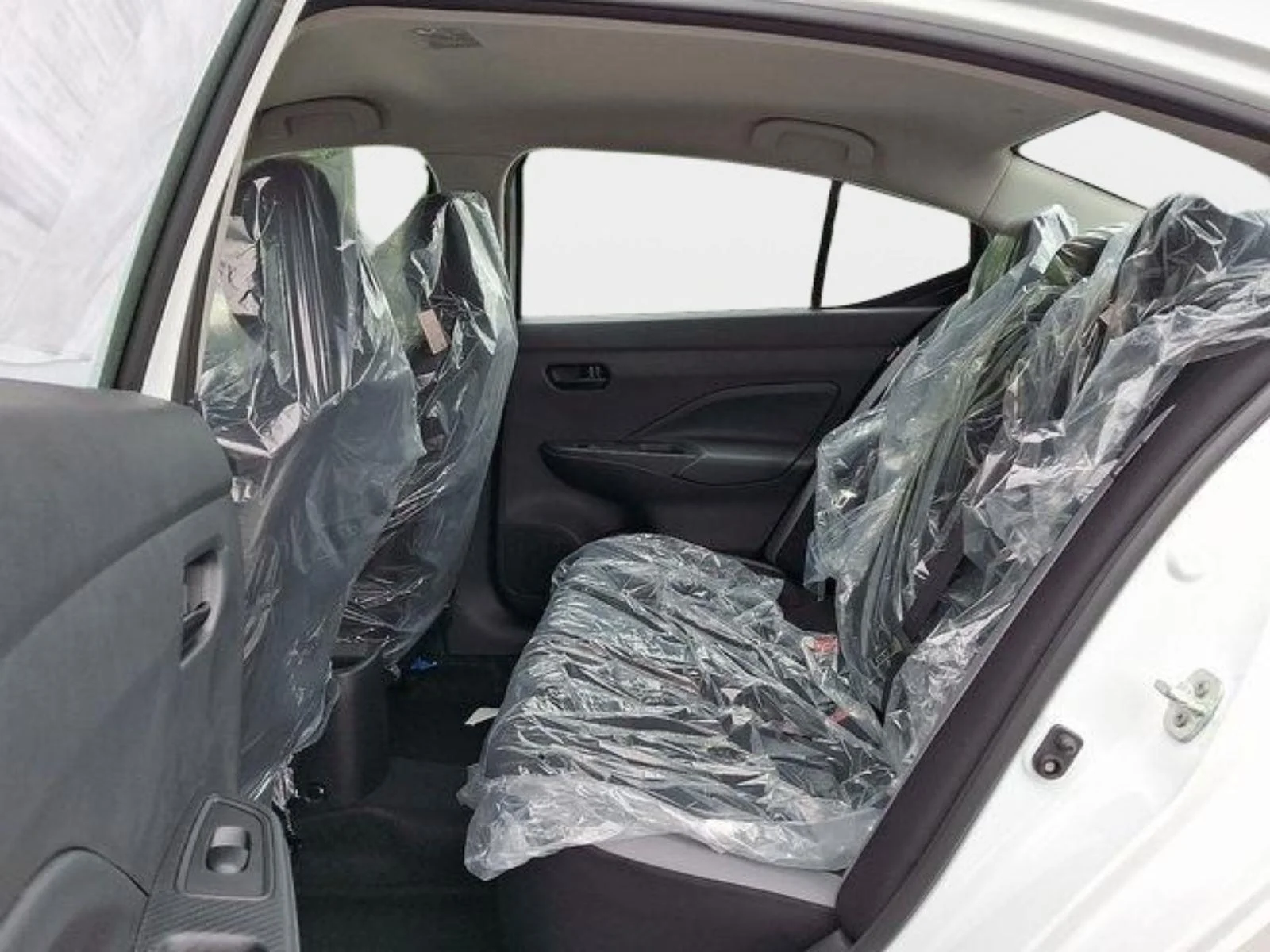 2025 Nissan Versa Sedan S - Photo 6