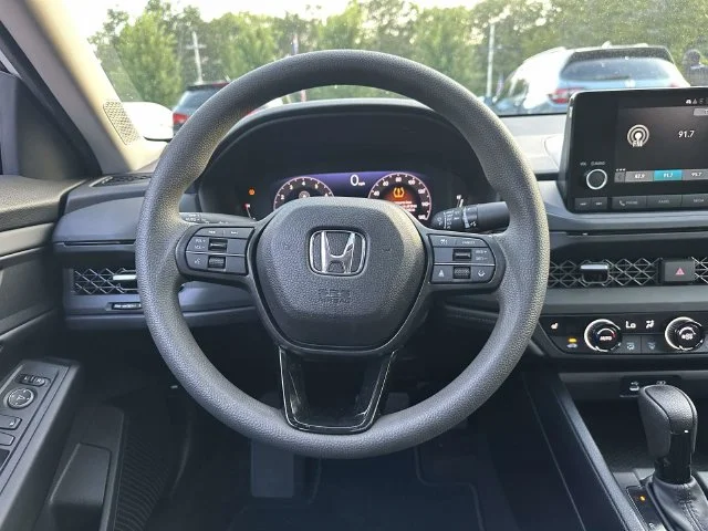2025 Honda Accord SE - Photo 14