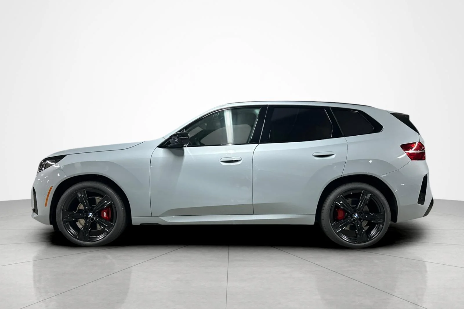 New 2026 Brooklyn Grey Metallic BMW M50 xDrive image 2