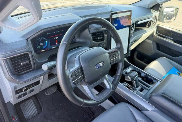 Used 2025 Blue Ford Flash image 13