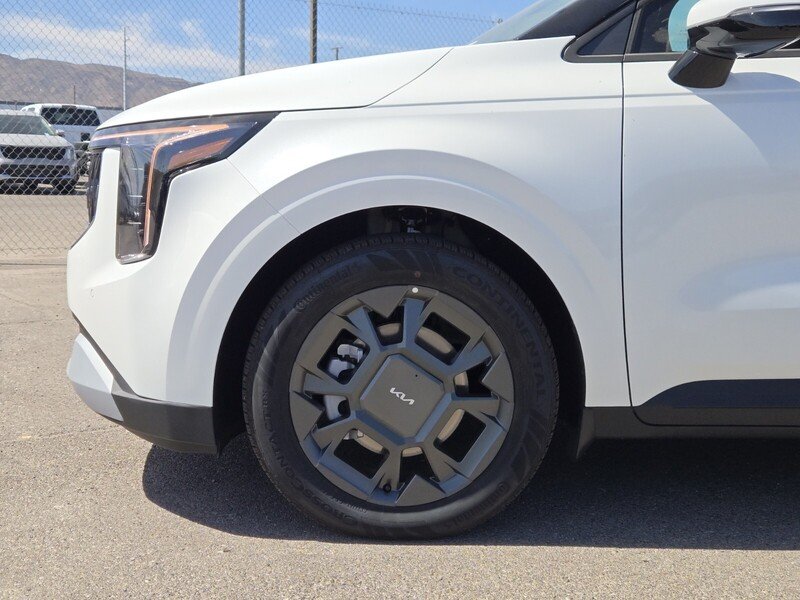 New 2026 Snow White Pearl Kia EX image 5