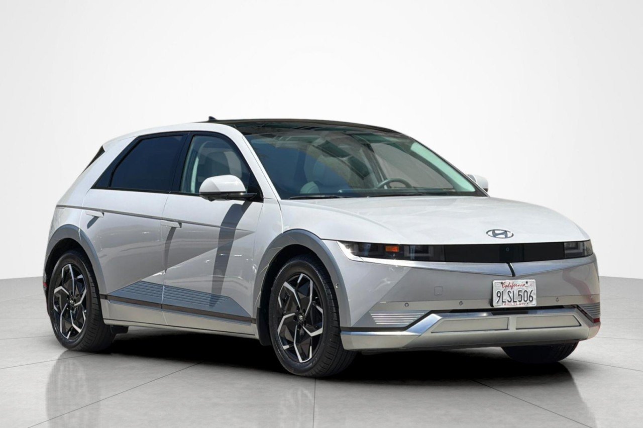 Used 2024 GRAY Hyundai Limited image 7